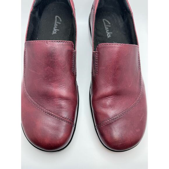 Clark's Womens 7.5 Shoes Burgundy Red Brown Casual Slip On Comfort Loafers Clogs - Picture 1 of 10